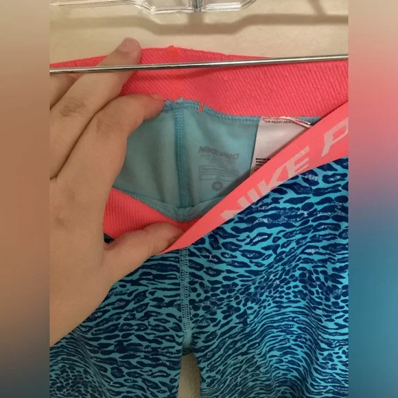 ✨Nike Pro Cheetah Print Leggings Size M - Picture 5 of 9